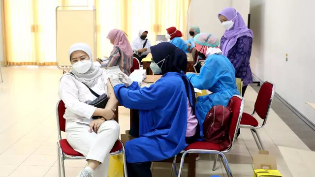 Sambut PTM, UIN Suka Yogyakarta Vaksinasi Booster Dosen - GenPI.co JOGJA