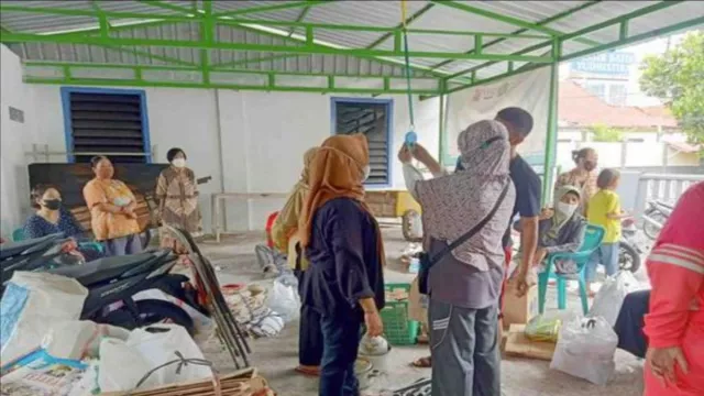 Manfaatkan Bank Sampah, Warga di Yogyakarta Tingkatkan Ekonomi - GenPI.co JOGJA