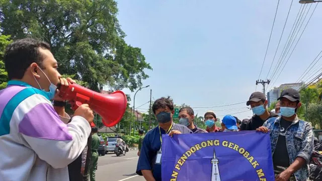 Beri Solusi, Ini Rencana Yogyakarta untuk Pendorong Gerobak PKL - GenPI.co JOGJA