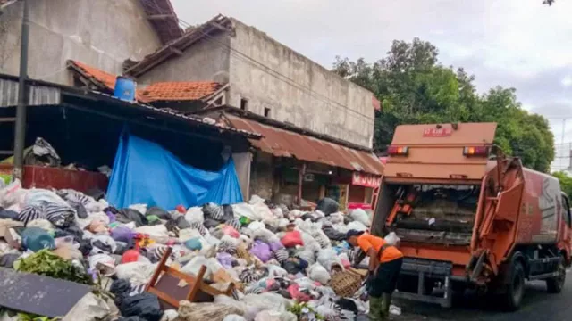 Turis di Kota Yogyakarta Diharap Menahan Diri Membuang Sampah - GenPI.co JOGJA