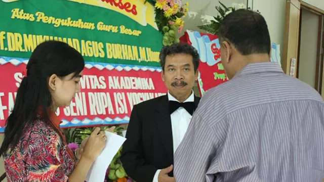 Sosok Rektor ISI Yogyakarta Agus Burhan, Kurator Asal Rembang - GenPI.co JOGJA