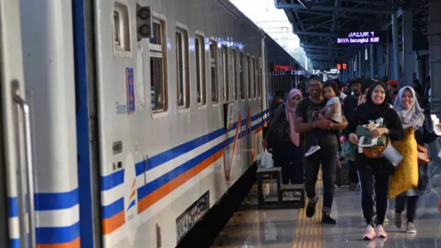 Akhir Tahun, Ada Tarif Khusus Kereta Jarak Jauh dari Yogyakarta! - GenPI.co JOGJA