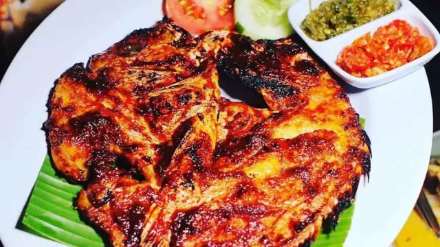 Lezatnya Masakan Ikan Bakar Sintren Yogyakarta, Ada Aneka Sambal! - GenPI.co JOGJA