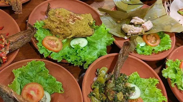Waroeng Mak Le di Yogyakarta, Tawarkan 35 Jenis Masakan Lele! - GenPI.co JOGJA