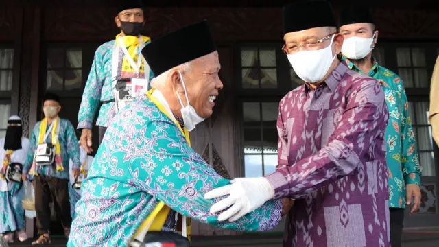 Lepas Calon Haji Kalbar, Sutarmidji: Oleh-oleh Pesan di Indonesia - GenPI.co KALBAR