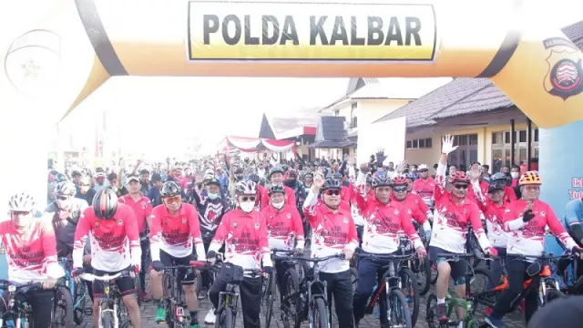 Gelar Fun Bike, Kapolda: Kebersamaan Kunci Pertahankan Negara - GenPI.co KALBAR