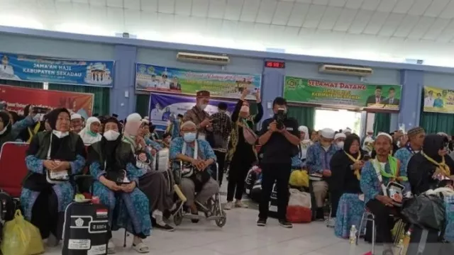 442 Jemaah Haji Kalbar Tiba di Pontianak, Bakal Dites Kesehatan - GenPI.co KALBAR