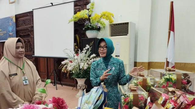 Yanieta Bangga Lihat Hasil Kerajinan Tangan Karya Disabilitas - GenPI.co KALBAR
