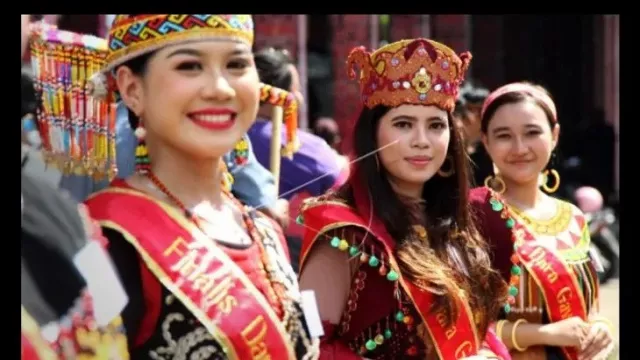 Percayalah, Kecantikan Gadis Dayak Kalimantan Bukan Mitos - GenPI.co KALBAR
