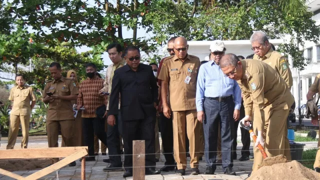 Gazebo di Kantor Gubernur Kalbar Tambah Keasrian Lingkungan - GenPI.co KALBAR