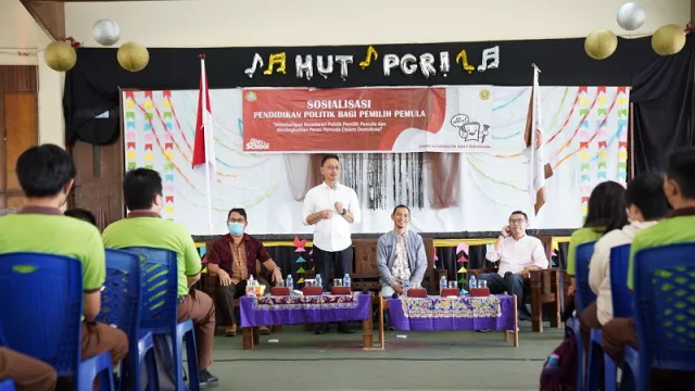 Bekali Pemilih Pemula Pendidikan Politik Buat Siswa Melek Demokrasi - GenPI.co KALBAR