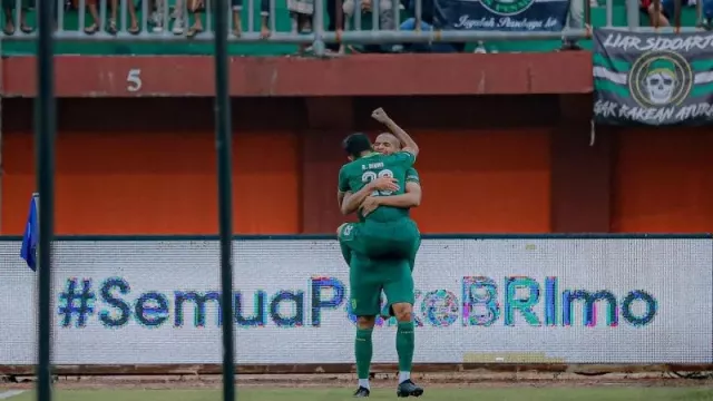 Leo Lelis Absen, Persebaya Siapkan Riswan Lauhin Hadapi Borneo FC di Liga 1 - GenPI.co KALBAR