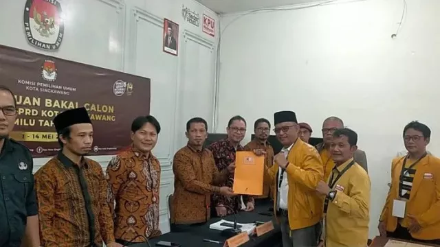 Instruksi DPP, Hanura Singkawang Parpol Pertama Daftarkan Bacaleg ke KPU - GenPI.co KALBAR