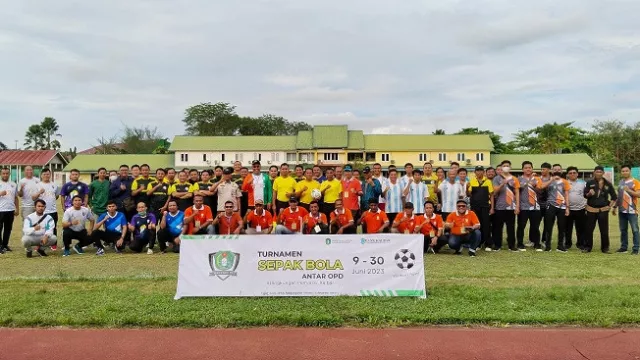 11 Tim Bersaing Jadi yang Terbaik dalam Turnamen Sepak Bola ASN Provinsi Kalbar - GenPI.co KALBAR