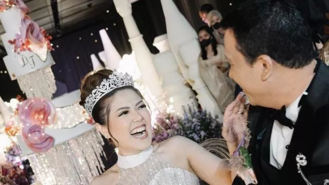 Menikah pada Juni 2023, Tina Toon Mengaku Banyak Debat dan Drama - GenPI.co KALBAR