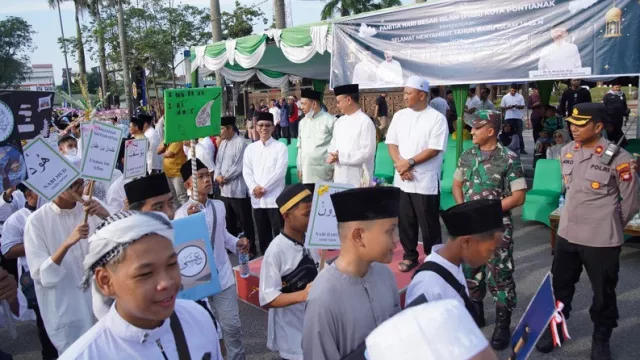 Ribuan Peserta Pawai Taaruf Meriahkan Tahun Baru Islam di Pontianak - GenPI.co KALBAR