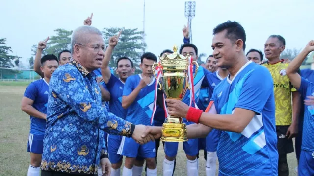 KPS FC Juarai Turnamen Antar OPD Kalimantan Barat - GenPI.co KALBAR
