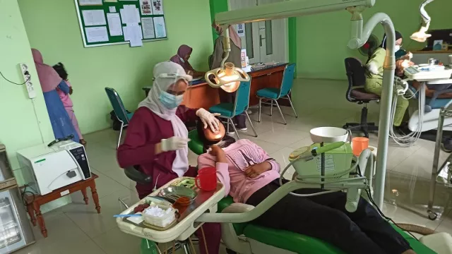 Proyek Senyum Cemerlang, Anak Panti Asuhan Dapat Pemeriksaan Gigi Gratis - GenPI.co KALBAR