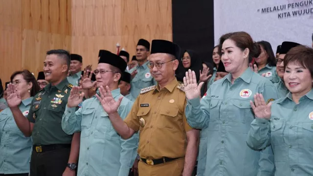Kukuhkan Forum Pembauran Kebangsaan, Edi Rusdi Kamtono: Tularkan Rasa Cinta Tanah Air - GenPI.co KALBAR Kukuhkan Forum Pembauran Kebangsaan, Edi Rusdi Kamtono: Tularkan Rasa Cinta Tanah Air - GenPI.co KALBAR