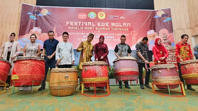 Edi Rusdi Kamtono Usulkan Festival Kue Bulan Diperlombakan - GenPI.co KALBAR