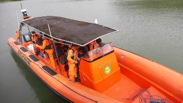 Kapal Kayu di Perairan Kaltim Tenggelam, 4 Orang Penumpang Hilang - GenPI.co KALTIM