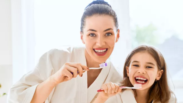Kapan Waktu yang Tepat Menyikat Gigi? Nih Penjelasan Dokter - GenPI.co KALTIM