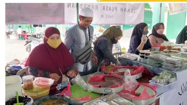 Yuk Berburu Kuliner Khas Ramadan di Masjid Besar Samarinda - GenPI.co KALTIM