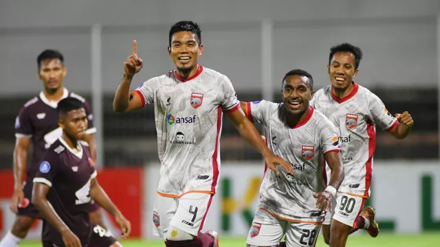 Pusamania Minta Borneo FC Juara, Sanggup? - GenPI.co KALTIM