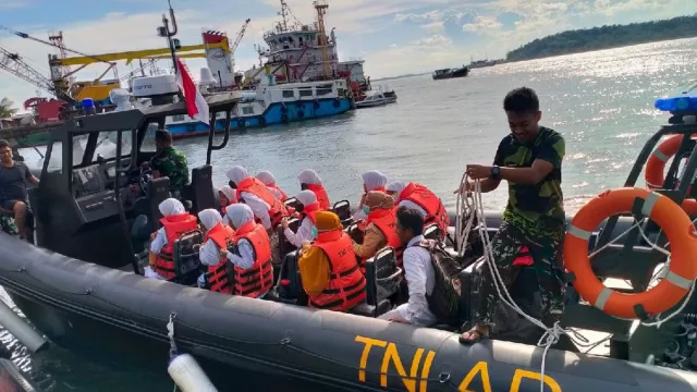 Kapal Tenggelam Bawa 28 Siswa Balikpapan, Menepi ke Habitat Buaya - GenPI.co KALTIM