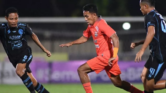 Pelatih Borneo FC Akui Timnya Kesulitan Tembus Pertahanan Arema FC - GenPI.co KALTIM