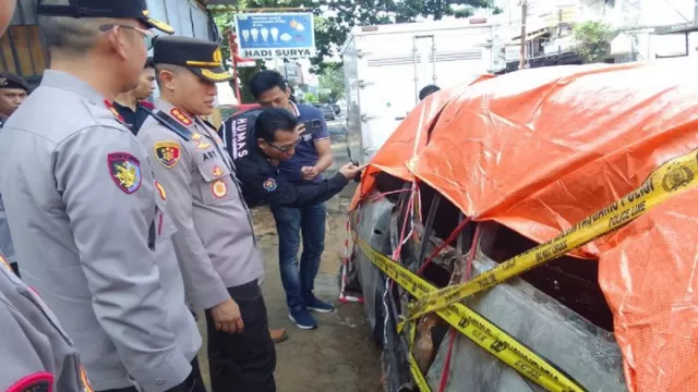 Polisi Buru Pemilik Mobil Pengetap BBM yang Terbakar di Samarinda - GenPI.co KALTIM