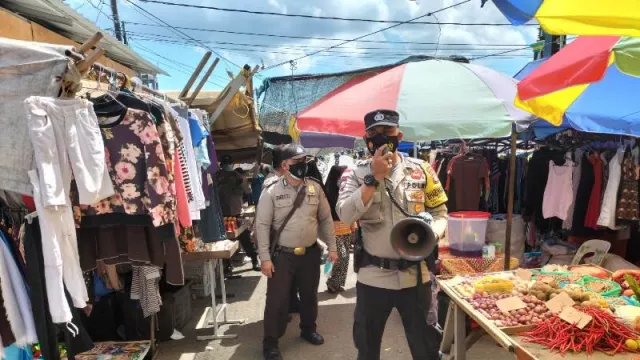 Polsek Bengkong Operasi Yustisi, Pasar dan Warung Sasaran Razia - GenPI.co KEPRI