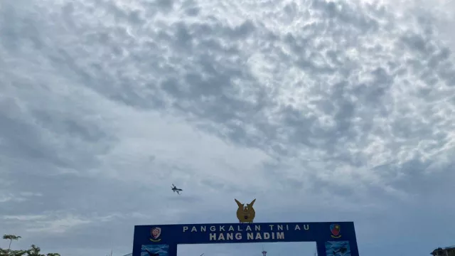 Dua Pesawat Tempur Terbang Rendah di Batam Berasal dari Pekanbaru - GenPI.co KEPRI
