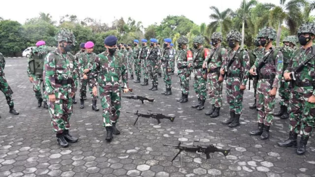 Selama 4 Hari, TNI AL Rutin Datangi Pantai Tanjung Pinang - GenPI.co KEPRI