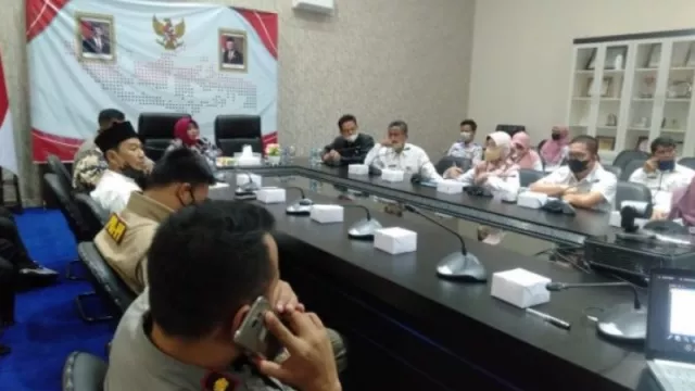 CJH Tanjung Pinang Siap Diberangkatkan, Dilepas Secara Adat - GenPI.co KEPRI