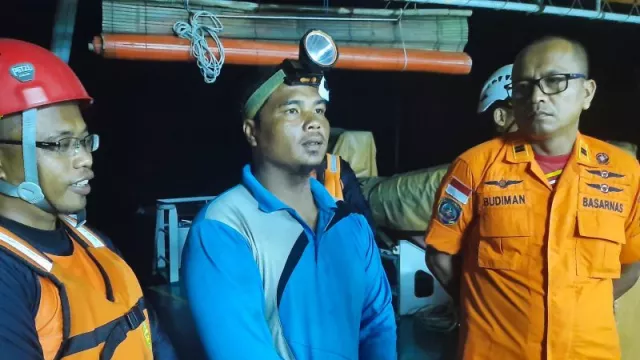 Basarnas Evakuasi Nelayan Natuna, Mati Mesin di Tengah Laut - GenPI.co KEPRI