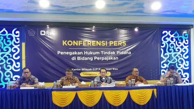 Penyidik DJP Kepri Serahkan Pemilik PT MBJ ke Kejaksaan - GenPI.co KEPRI