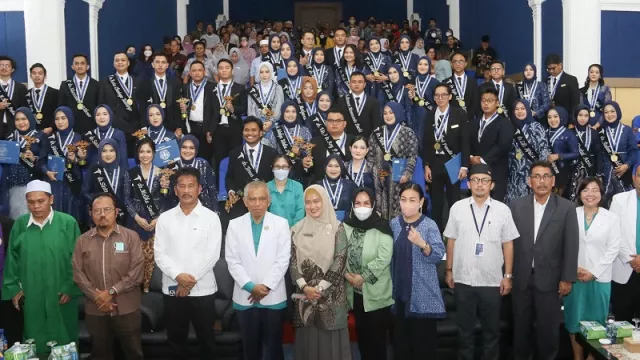46 Mahasiswa Universitas Batam Resmi Jadi Dokter - GenPI.co KEPRI