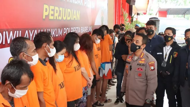 Polresta Barelang Berantas Judi Pingpong, Alat Main Turut Disita - GenPI.co KEPRI
