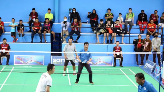 Peresmian GOR Badminton Dihadiri Taufik Hidyat dan Tritus Harjanto - GenPI.co KEPRI
