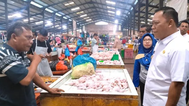 Harga Cabai, Bawang dan Daging Terbaru di Pasar Bintan Center - GenPI.co KEPRI