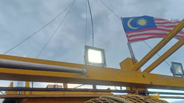 Patroli Bakamla Tangkap Kapal Malaysia yang Curi Ikan di Kepri - GenPI.co KEPRI