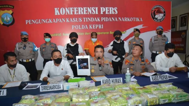 Polda Kepri Gagalkan Penyelundupan 26 Kg Sabu dari Malaysia - GenPI.co KEPRI