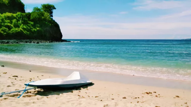 Yuk Kenalan Dengan Pantai Pandanan, Lombok - GenPI.co