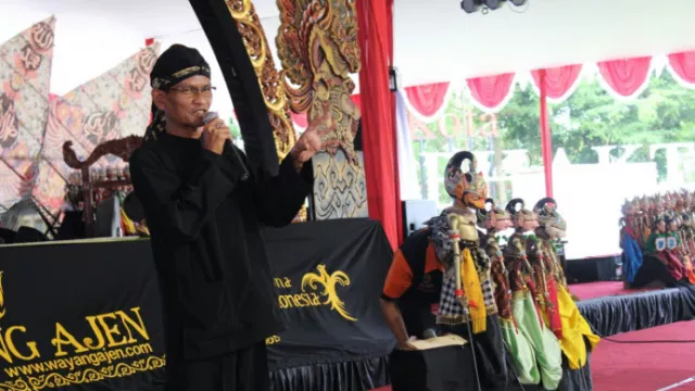 Sssst...Ada Wayang Ajen di HUT ke-15 Kota Banjar - GenPI.co