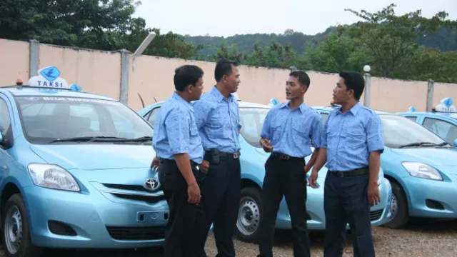 Kemenpar Akan Latih 'Hospitality' Driver Blue Bird - GenPI.co