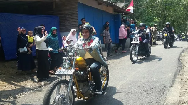 Pakai Motor Chopper, Jokowi Touring di Kabupaten Sukabumi - GenPI.co