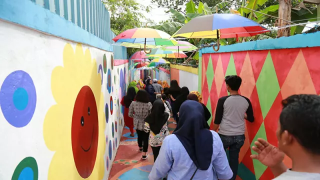 Kampung Pelangi : Spot Selfi Baru di Kota Tanjungpinang - GenPI.co