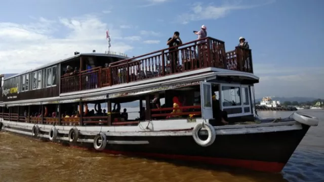 Pesut Betong Ramaikan Wisata Air Kalimantan Timur - GenPI.co
