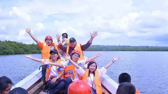 Menjelajahi Muara Indah di Gunungsitoli - GenPI.co